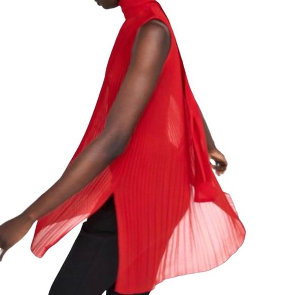 Sleeveless Pleated Top with Back Bow - Picture 2 of 6